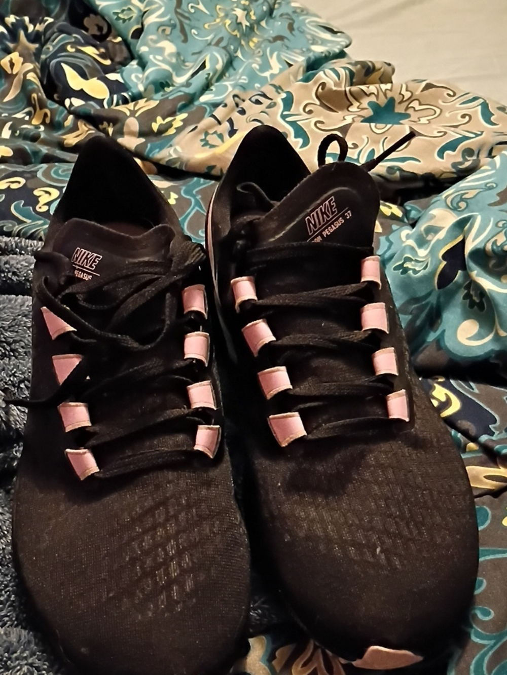 Nike Women's Black Running Shoes with Light Pink Accents